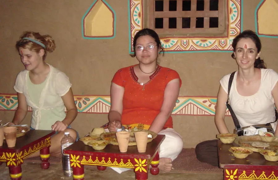 Volunteers trying Indian food during cultural evening in Jaipur